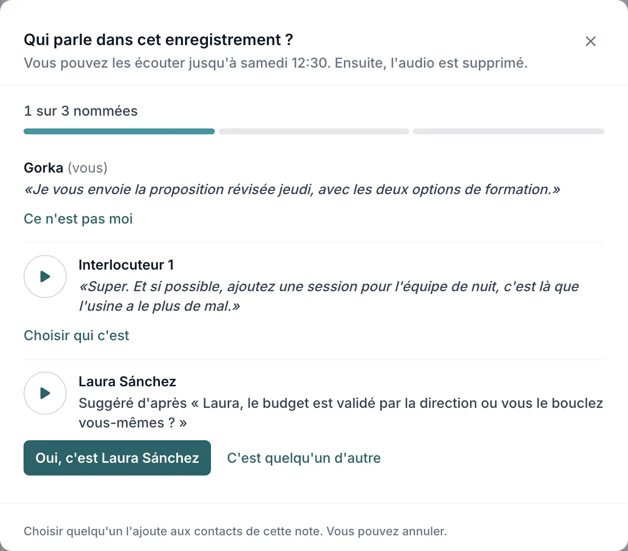 La fenêtre Qui parle avec une proposition de l’IA : la voix, la phrase sur laquelle elle s’appuie, un bouton pour l’écouter et le choix entre confirmer le nom ou indiquer que c’est quelqu’un d’autre